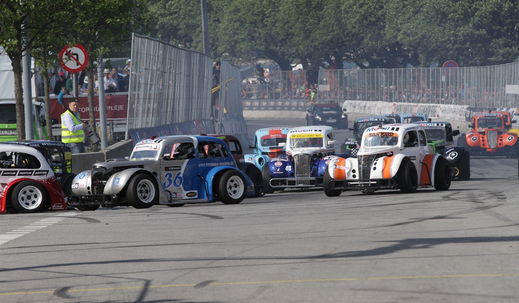 Med manglende motorkraft var det en kamp at køre sig op gennem feltet.
(Foto: Motorsporten.dk)